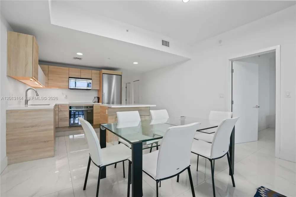 16385 Biscayne Blvd #1402 North Miami Beach, FL 33160