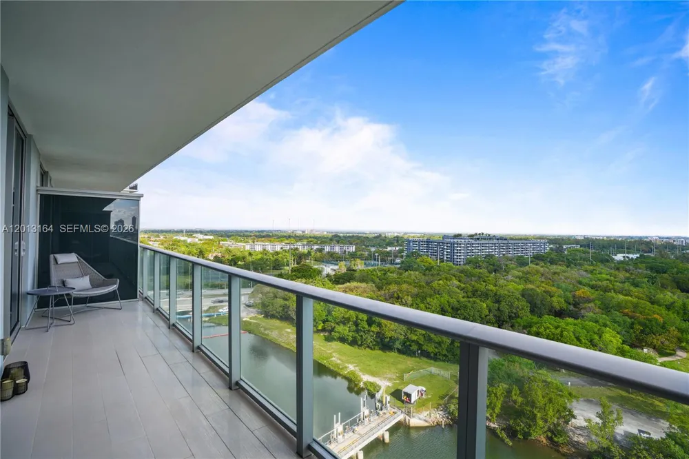 16385 Biscayne Blvd #1402 North Miami Beach, FL 33160