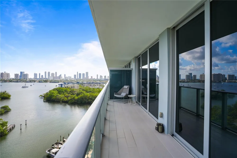 16385 Biscayne Blvd #1402 North Miami Beach, FL 33160