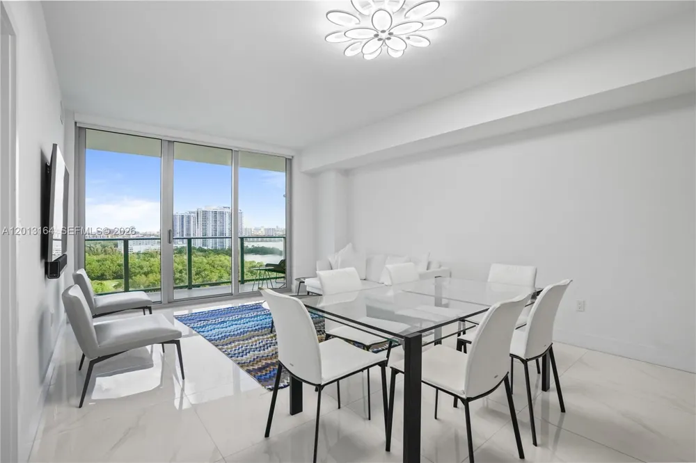 16385 Biscayne Blvd #1402 North Miami Beach, FL 33160