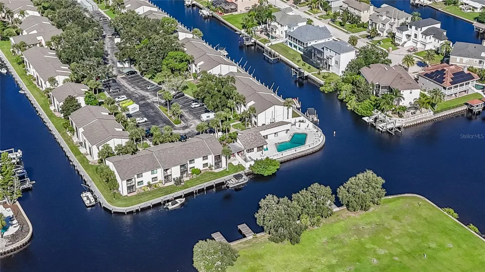 372 MOORINGS COVE DRIVE #372 Tarpon Springs, FL 34689