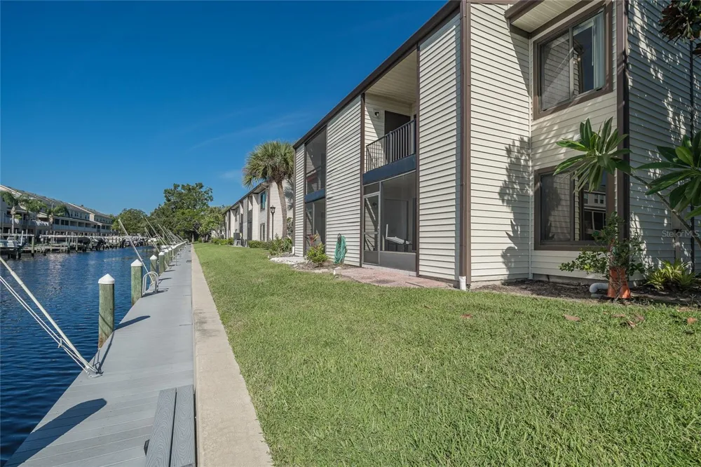 372 MOORINGS COVE DRIVE #372 Tarpon Springs, FL 34689