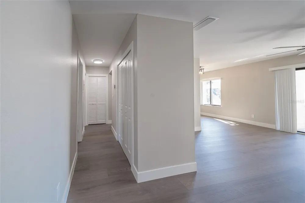 372 MOORINGS COVE DRIVE #372 Tarpon Springs, FL 34689