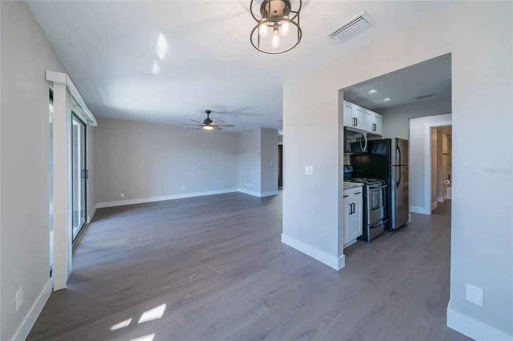 372 MOORINGS COVE DRIVE #372 Tarpon Springs, FL 34689