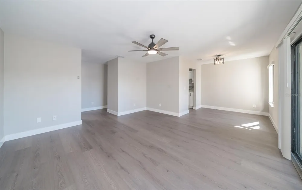 372 MOORINGS COVE DRIVE #372 Tarpon Springs, FL 34689