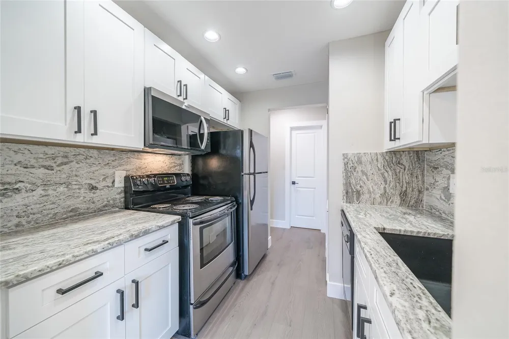372 MOORINGS COVE DRIVE #372 Tarpon Springs, FL 34689