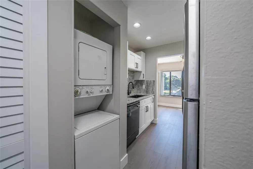 372 MOORINGS COVE DRIVE #372 Tarpon Springs, FL 34689