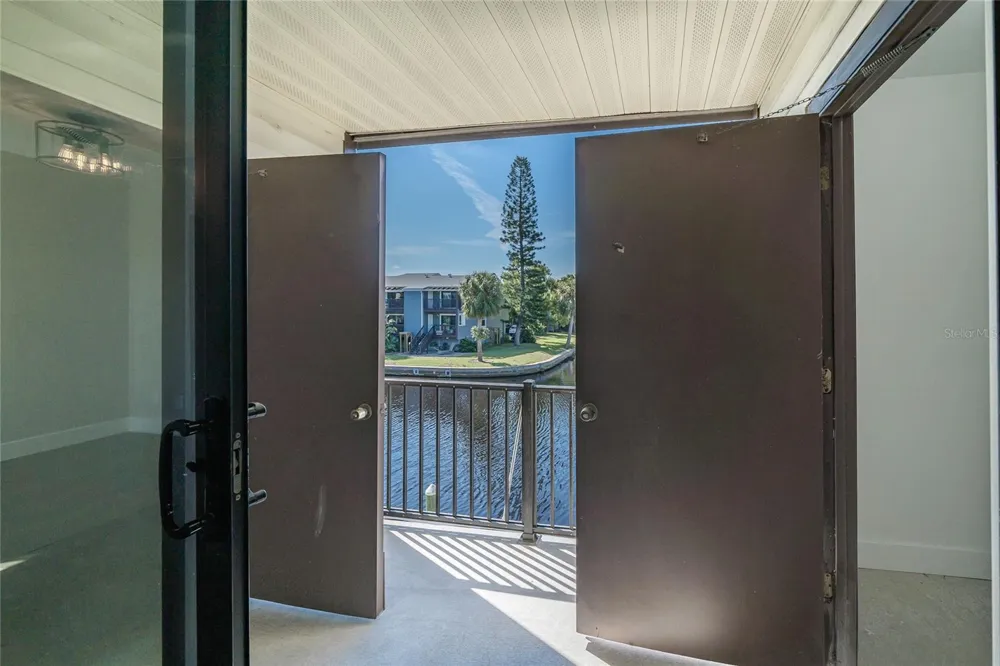 372 MOORINGS COVE DRIVE #372 Tarpon Springs, FL 34689