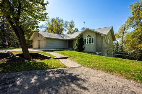 233 Basswood Trail