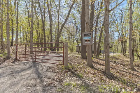 1057 W Tuttle Road