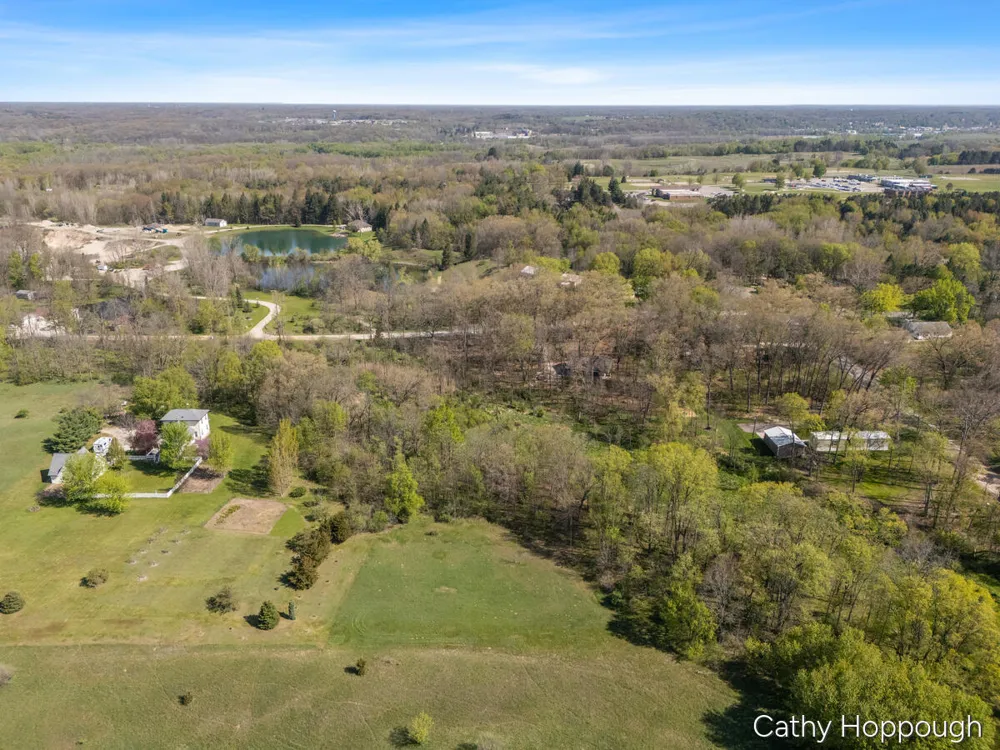 1057 W Tuttle Road Ionia, MI 48846