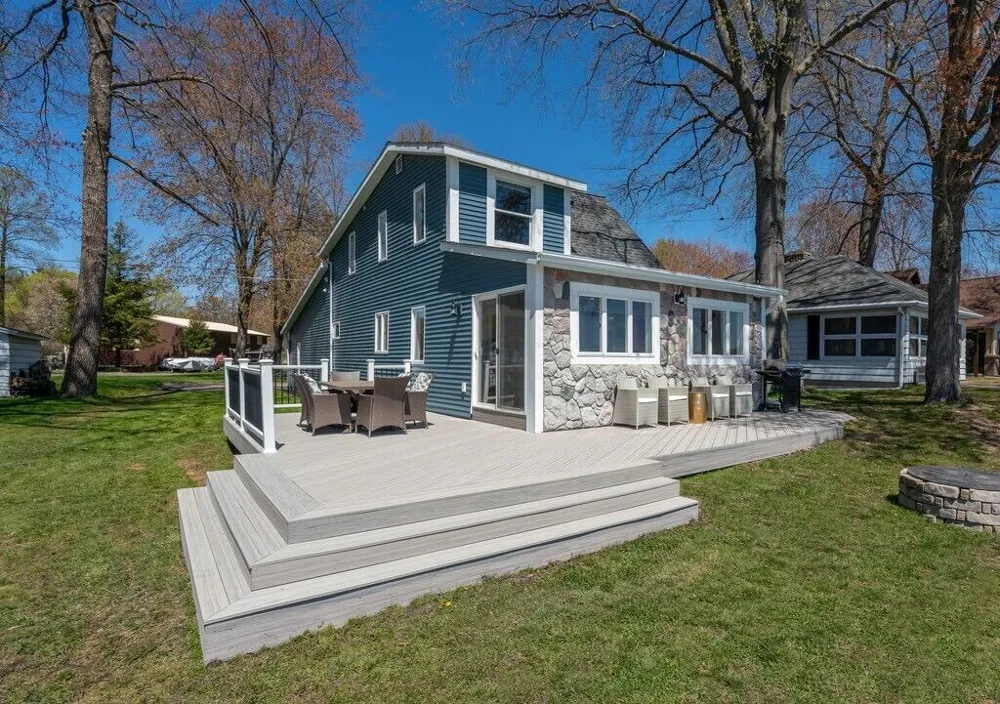 10877 Gun Lake Road Middleville, MI 49333