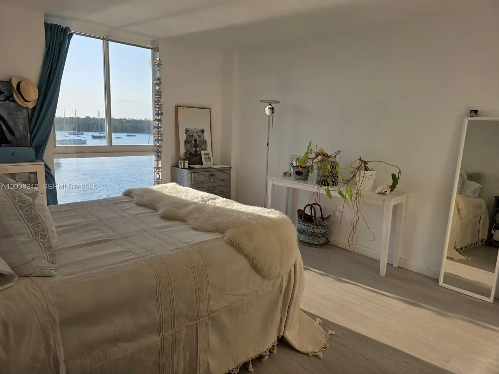7928 West Dr #307 North Bay Village, FL 33141
