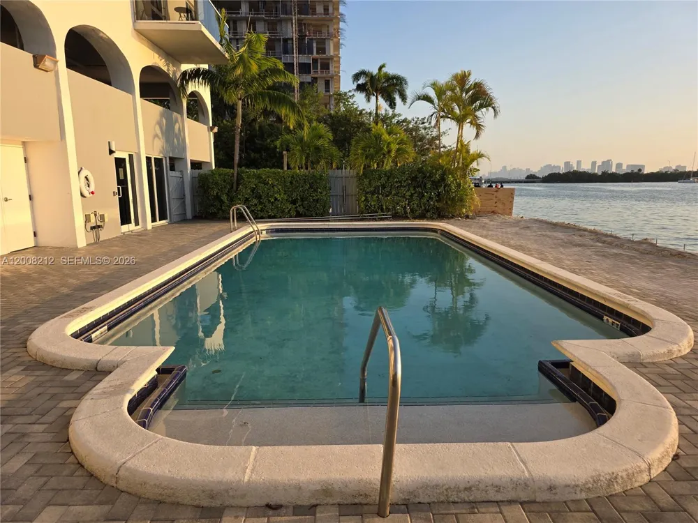 7928 West Dr #307 North Bay Village, FL 33141
