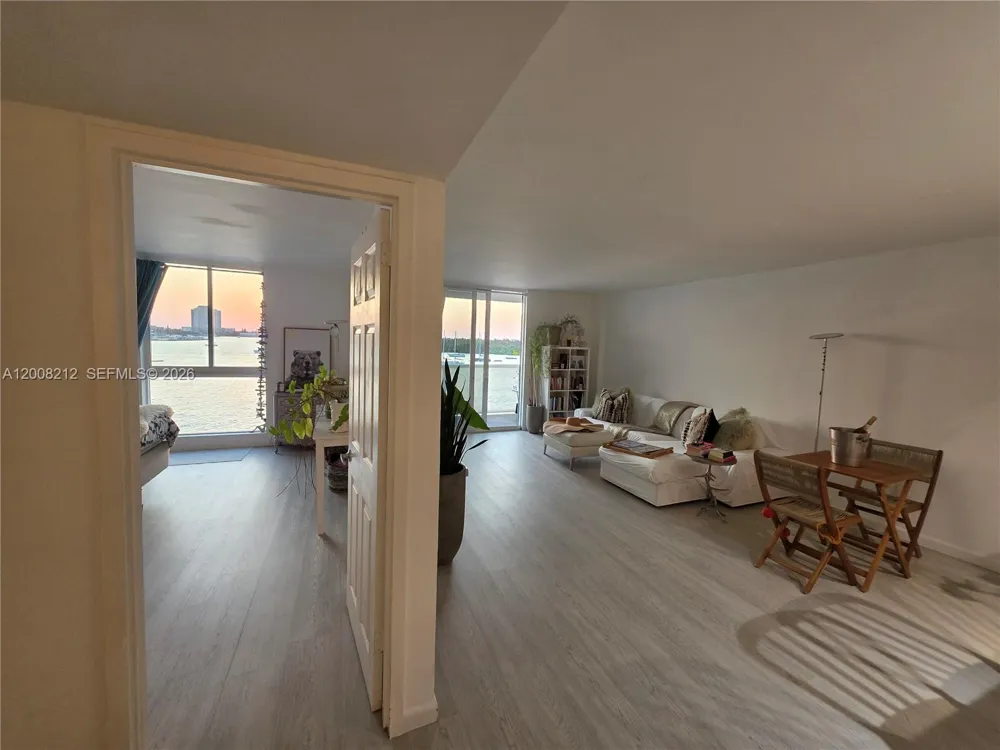 7928 West Dr #307 North Bay Village, FL 33141