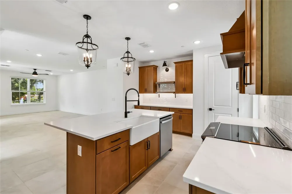 194 PASQUALA Oviedo, FL 32765