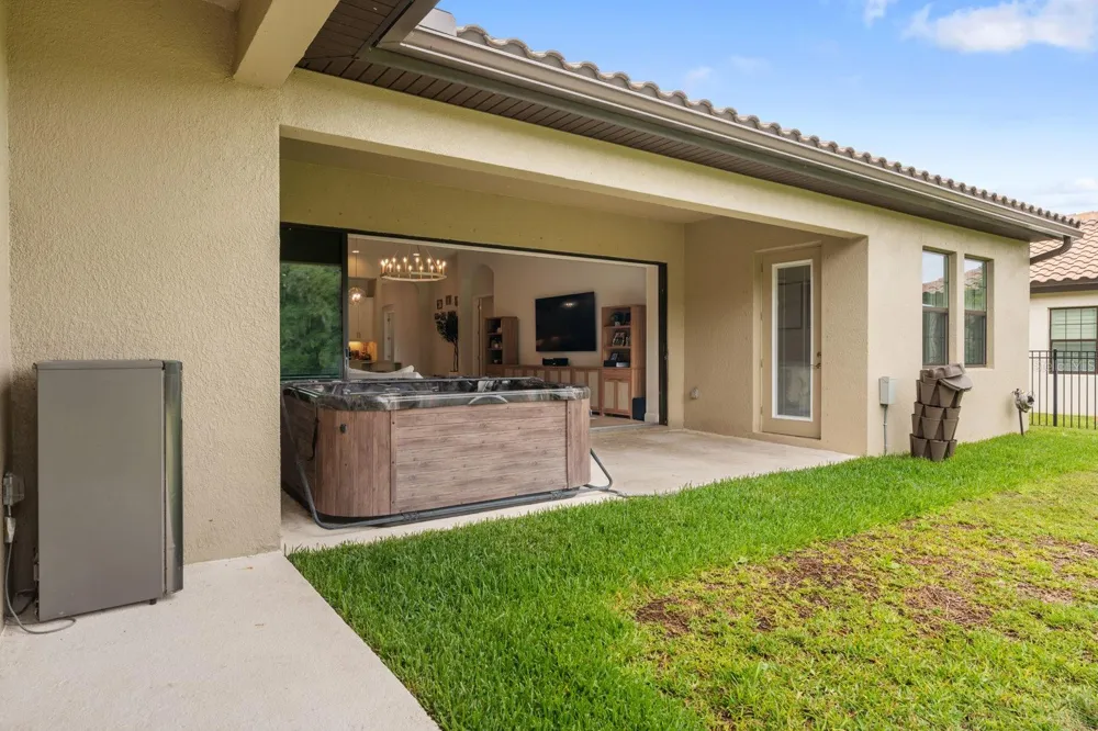 14544 SWISS BRIDGE DRIVE Lithia, FL 33547