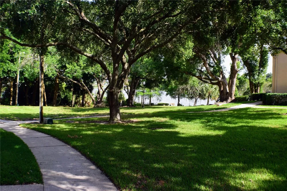 814 PARK LAKE CIRCLE #8 Maitland, FL 32751
