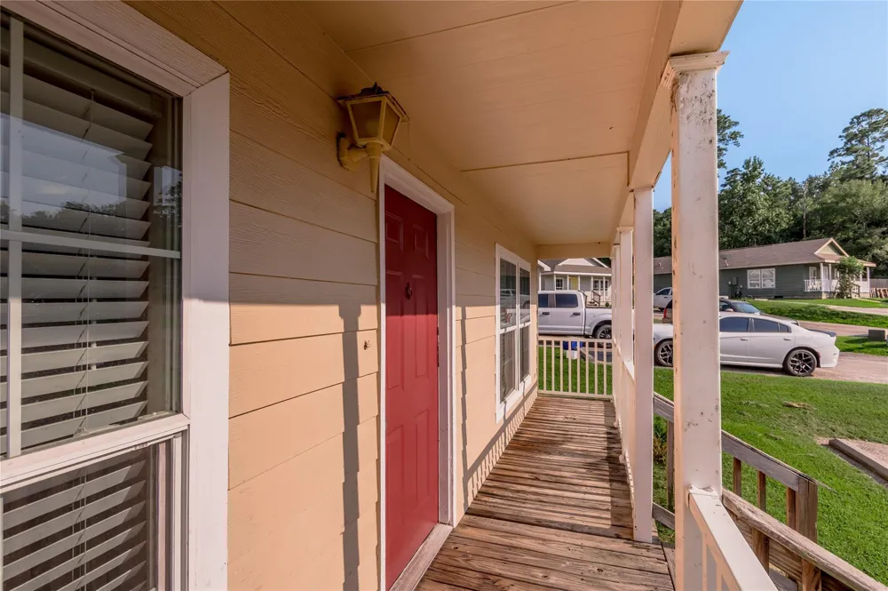164 Varsity Drive Huntsville, TX 77340
