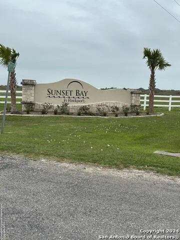 109 SUNRISE DR Rockport, TX 78382
