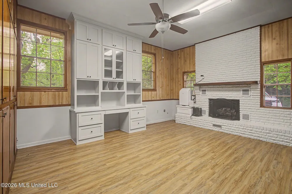 810 E College Avenue Wiggins, MS 39577