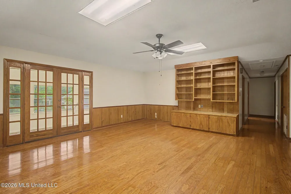 810 E College Avenue Wiggins, MS 39577