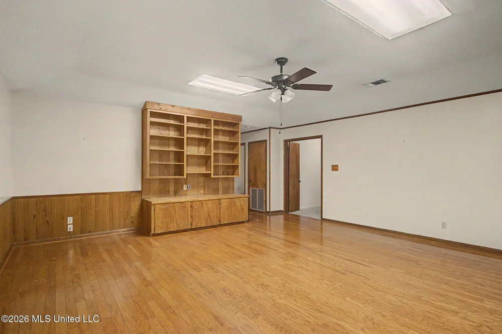 810 E College Avenue Wiggins, MS 39577