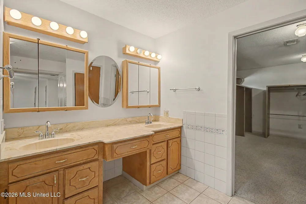 810 E College Avenue Wiggins, MS 39577