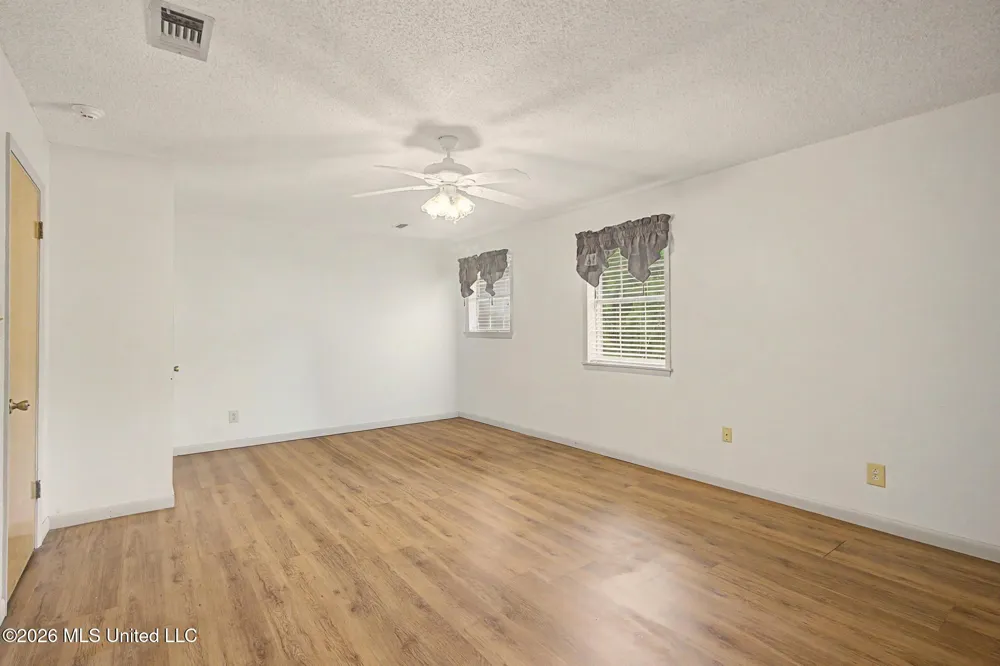 810 E College Avenue Wiggins, MS 39577