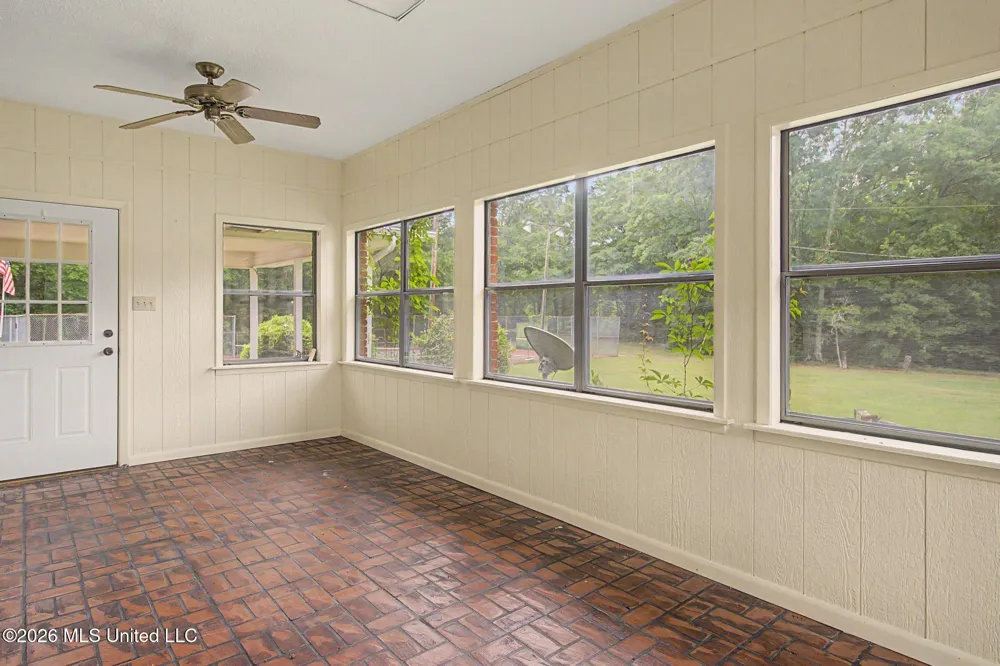 810 E College Avenue Wiggins, MS 39577