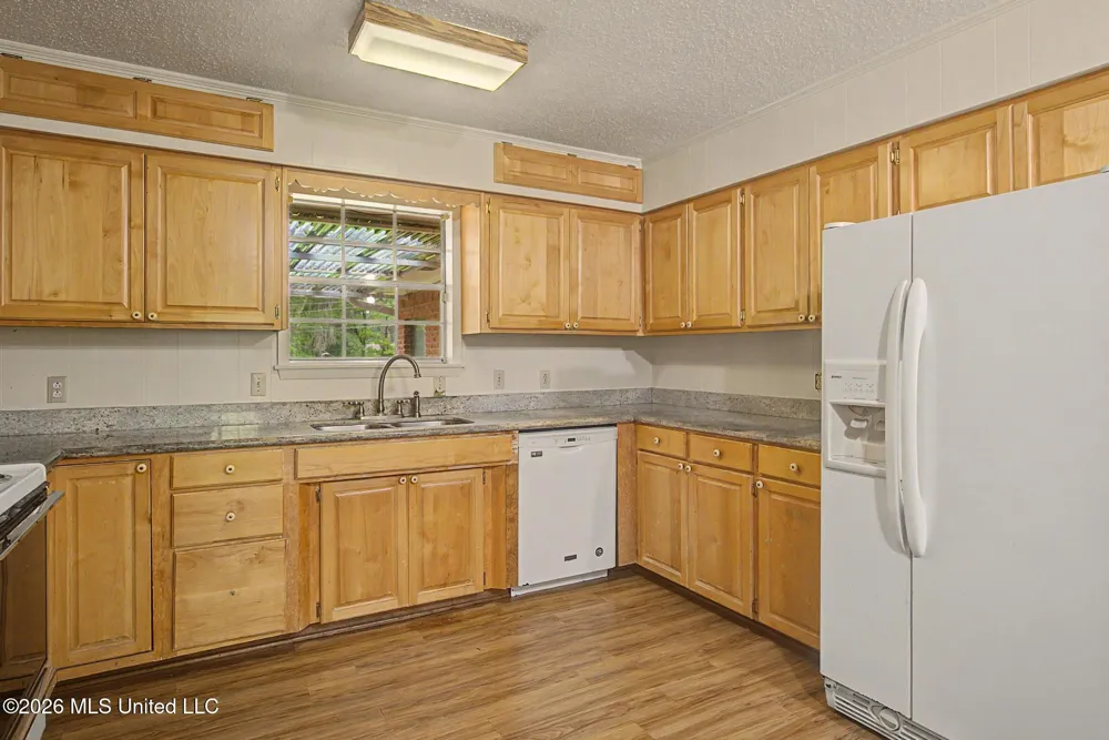 810 E College Avenue Wiggins, MS 39577