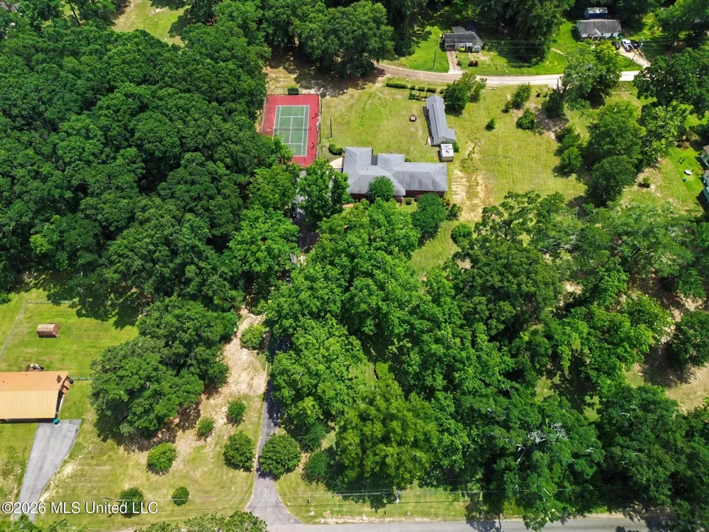 810 E College Avenue Wiggins, MS 39577
