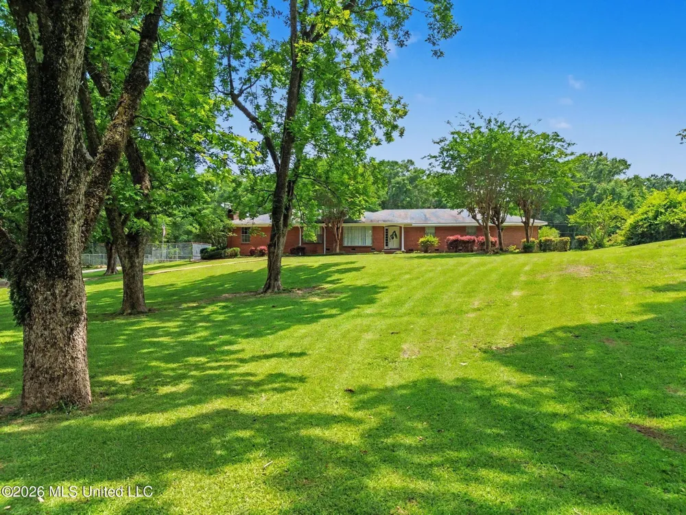 810 E College Avenue Wiggins, MS 39577