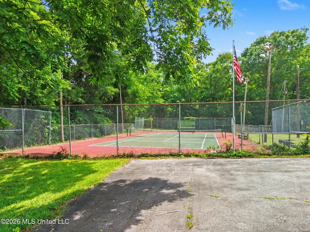 810 E College Avenue Wiggins, MS 39577