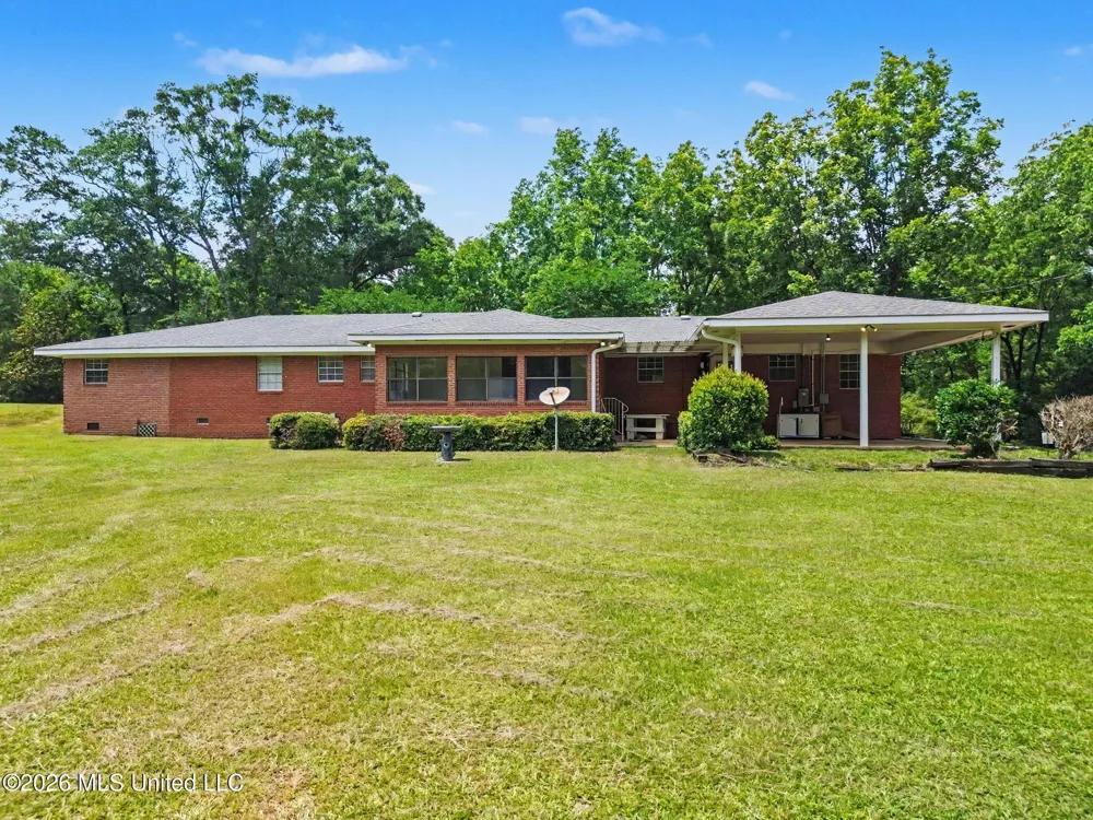 810 E College Avenue Wiggins, MS 39577