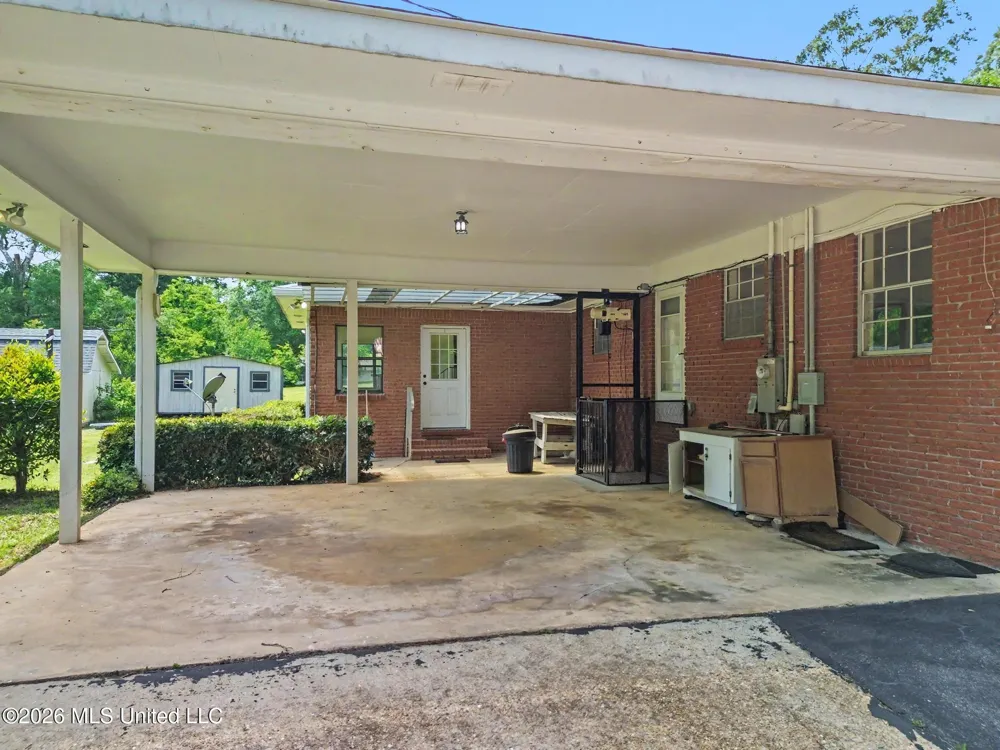 810 E College Avenue Wiggins, MS 39577
