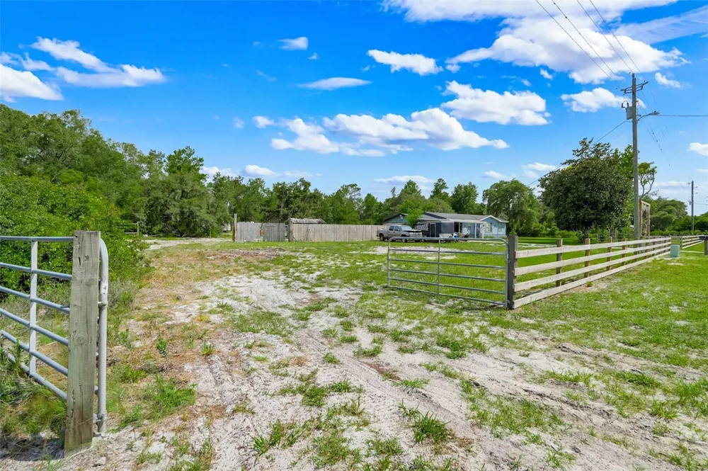 26106 FISHERMANS ROAD Paisley, FL 32767