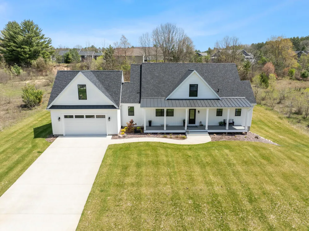 7834 Sandy Lane Mecosta Township, MI 49346