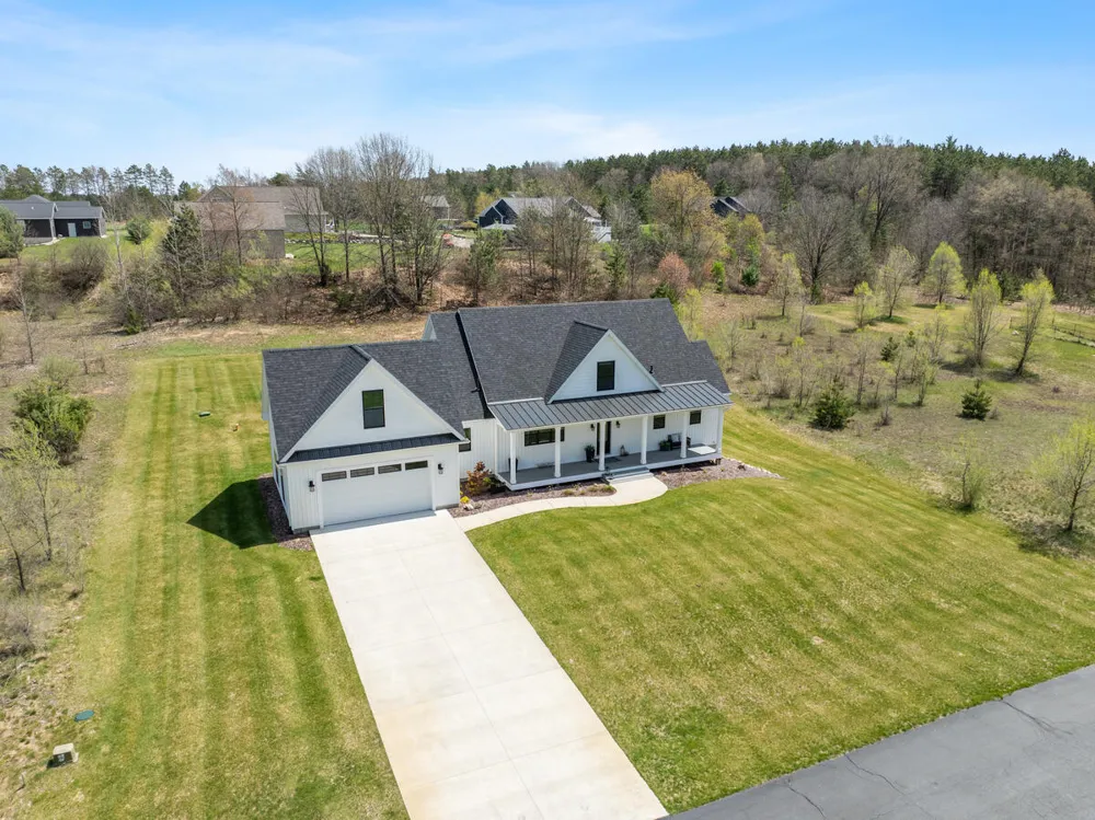 7834 Sandy Lane Mecosta Township, MI 49346