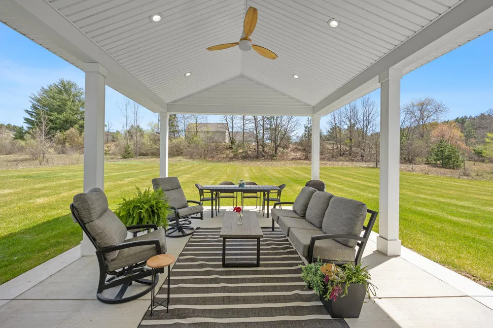 7834 Sandy Lane Mecosta Township, MI 49346