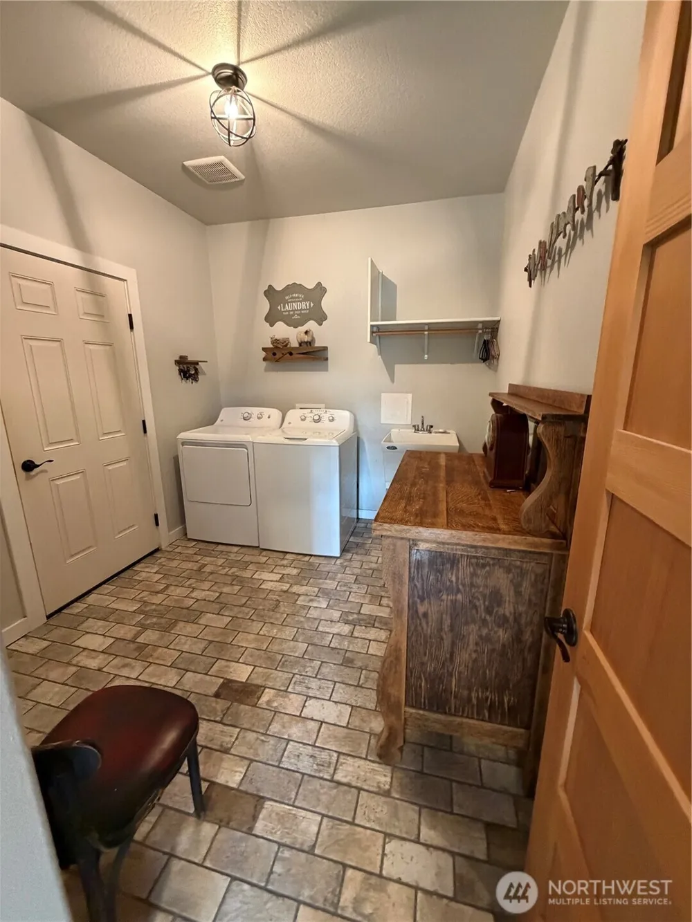 53 Cape Labelle Road Tonasket, WA 98855