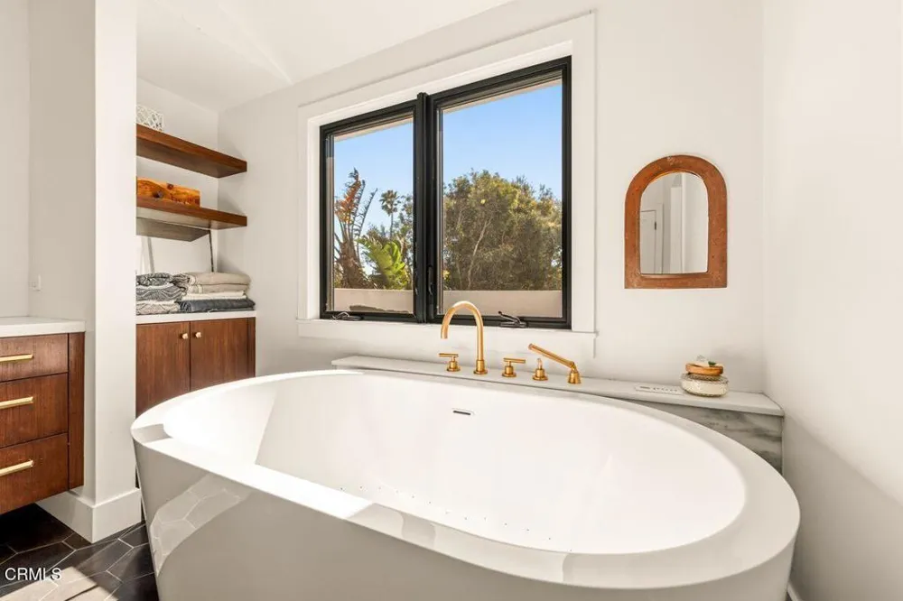 1302 Devon Lane Ventura, CA 93001