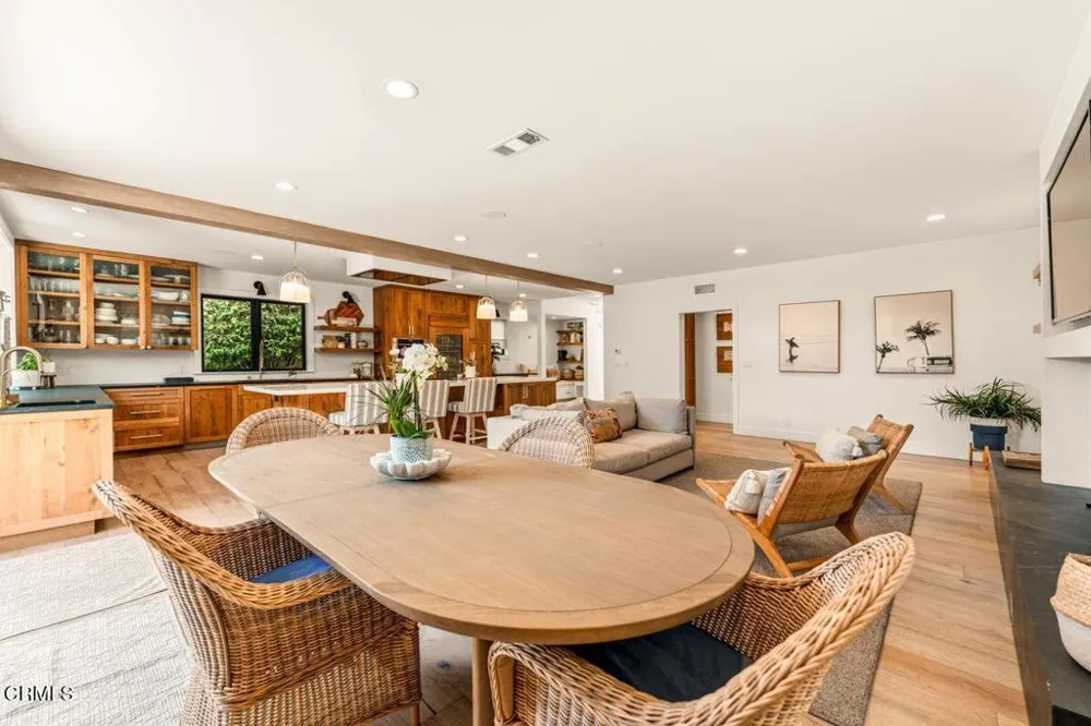 1302 Devon Lane Ventura, CA 93001
