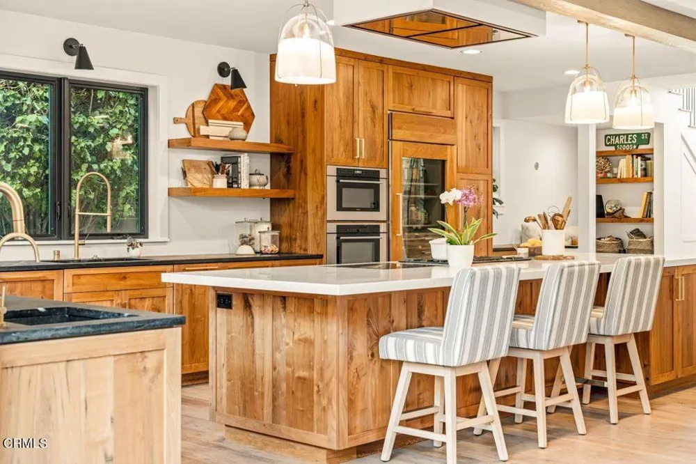 1302 Devon Lane Ventura, CA 93001