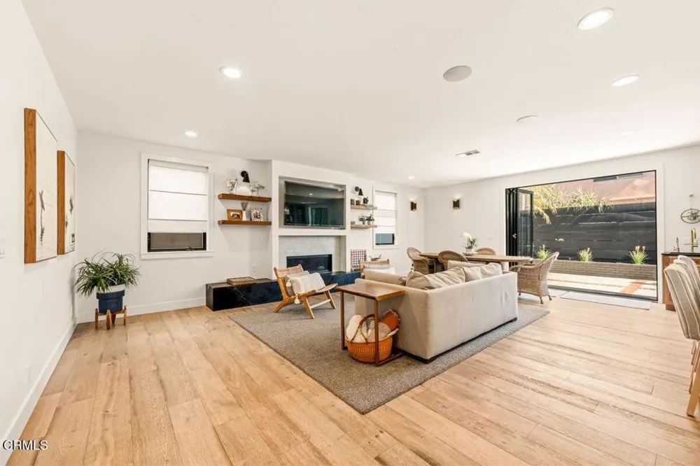 1302 Devon Lane Ventura, CA 93001
