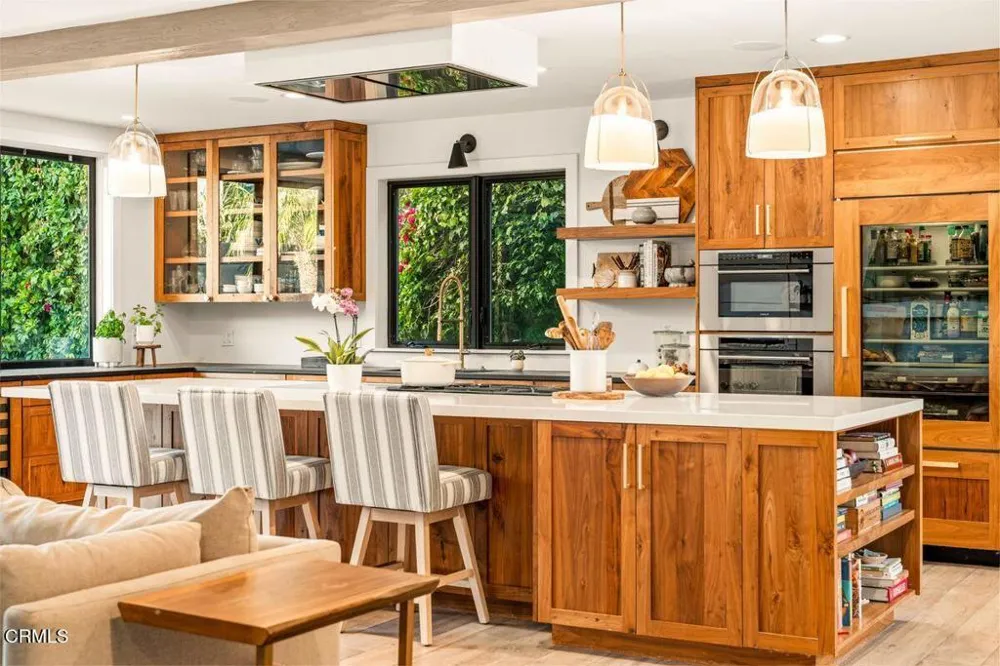 1302 Devon Lane Ventura, CA 93001