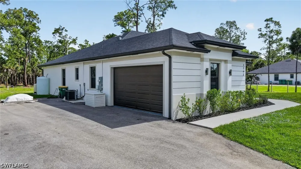 40th Avenue SE Naples, FL 34117