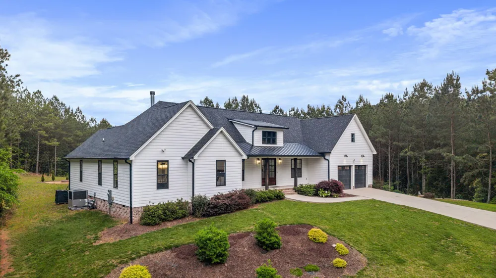 1618 Van Davis Road NW Charleston, TN 37310