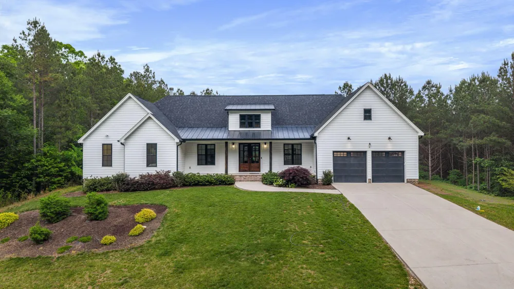 1618 Van Davis Road NW Charleston, TN 37310