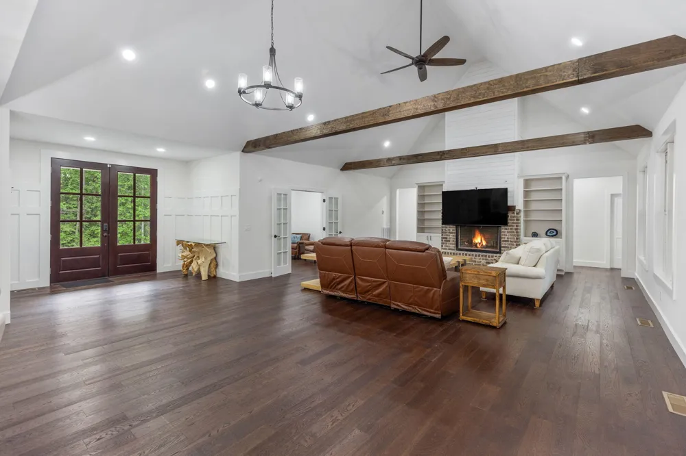 1618 Van Davis Road NW Charleston, TN 37310